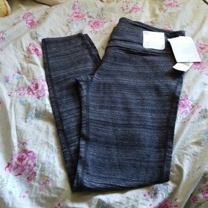 Gap.   Fit   leggings